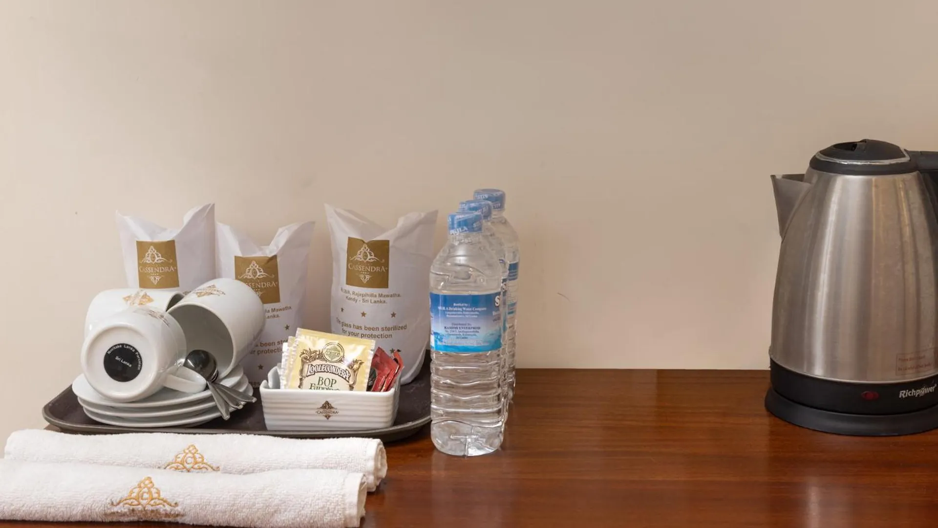 Hotel Cassendra Kandy 4*,