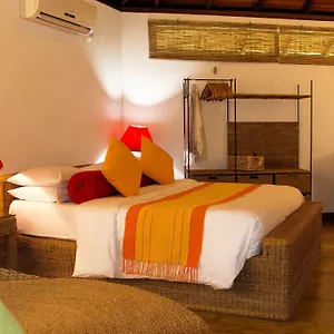 Hotel Athulya, Kandy