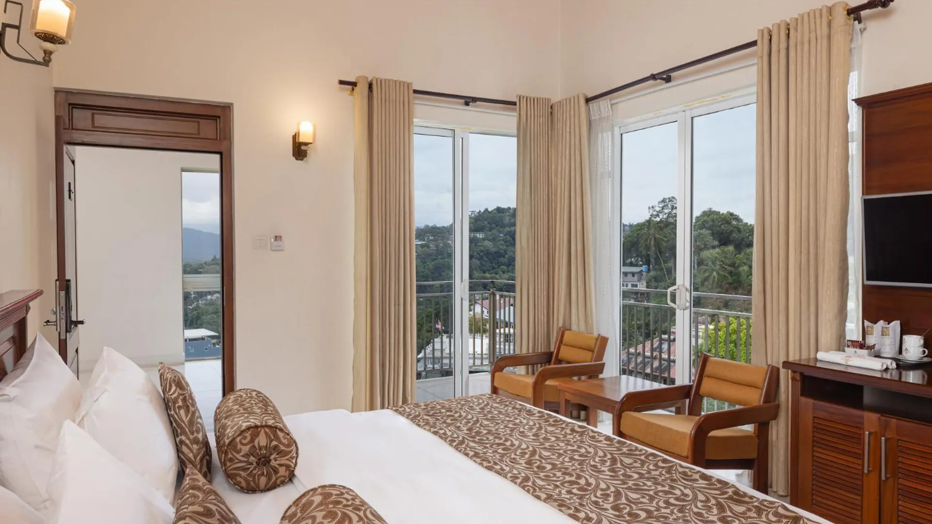 Hotel Cassendra كاندي