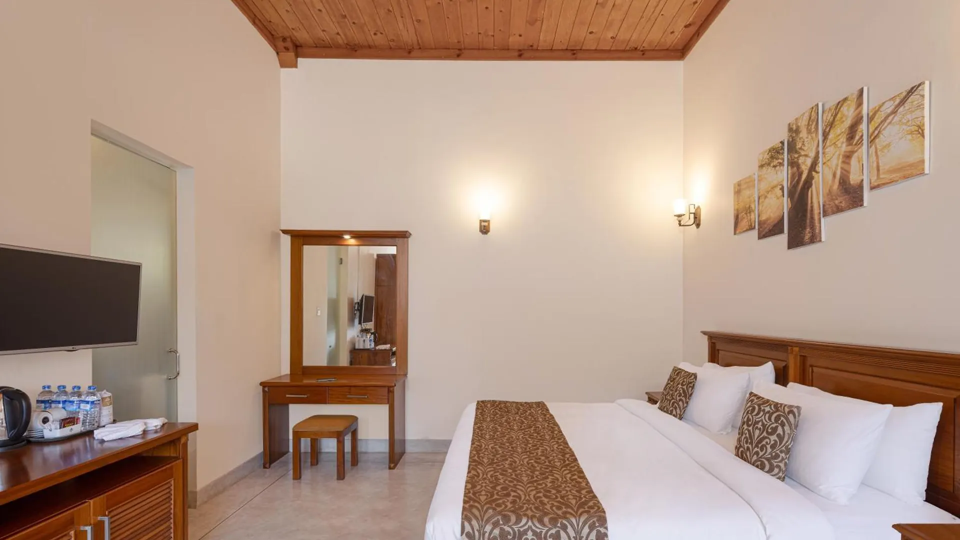 Hotel Cassendra كاندي